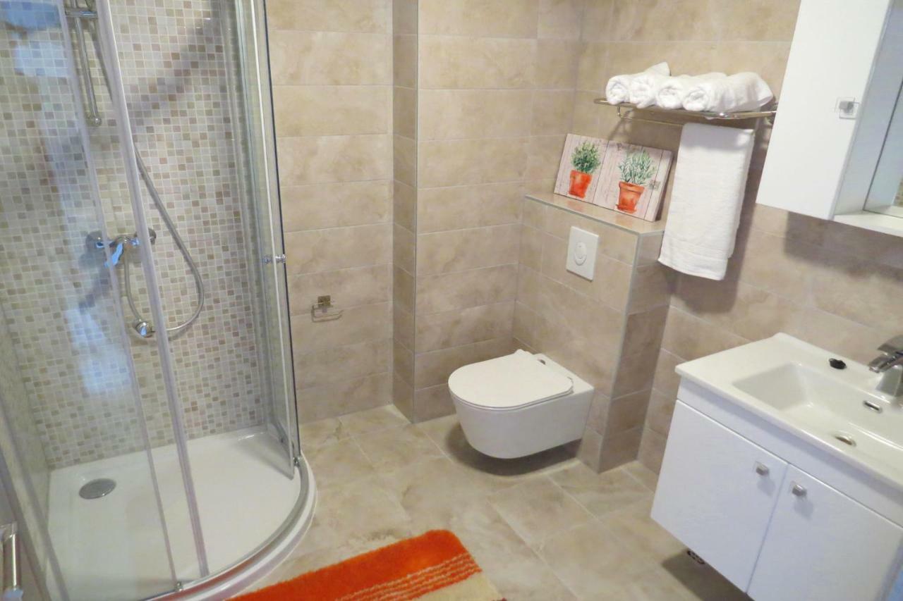 Apartments Medvidovic Baška Voda Εξωτερικό φωτογραφία
